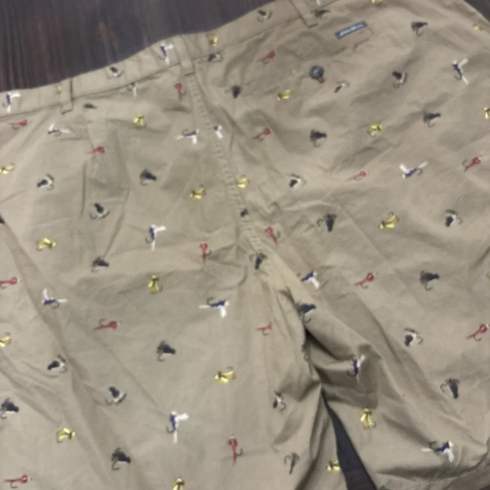 Eddie Bauer Shorts Mens Sz 46 Beige Camano Chino Fly Fishing Print Casual Summer